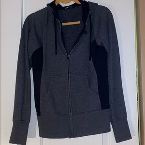 GREY NORTHFACE JACKET BARELY WORN